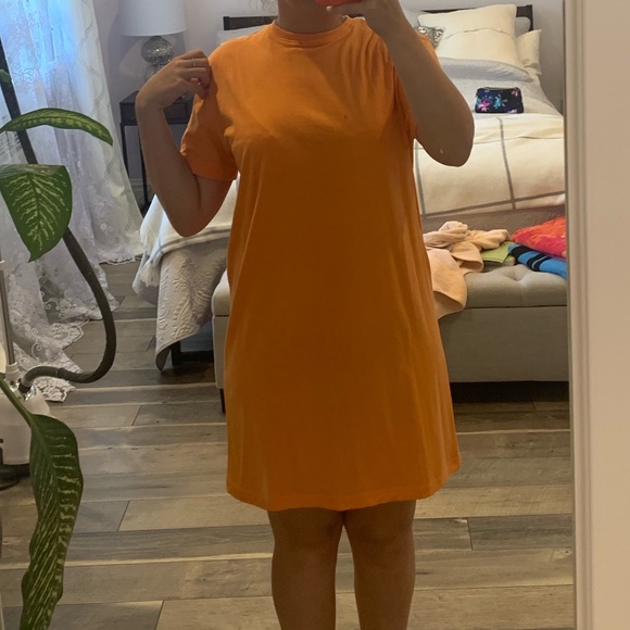 2 for 20 T-shirt dresses - Picture 6 of 7